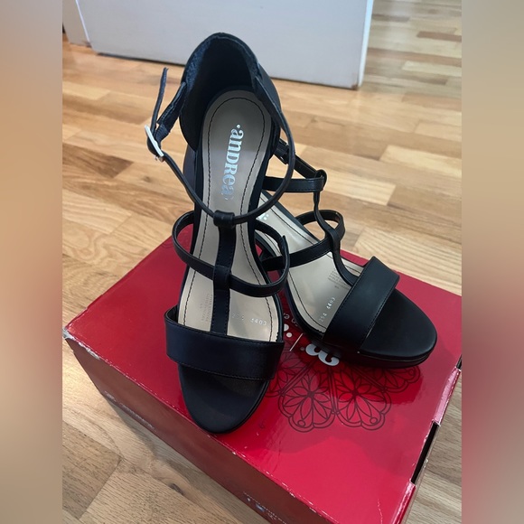 Andrea black heels. - Picture 1 of 6